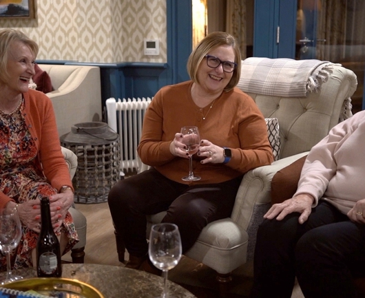 2 Laughing In Lounge 1200X675 128554E
