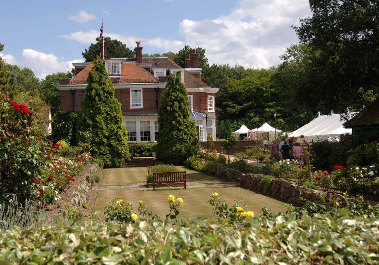 Castle Village Retirement Villages In Berkhamsted Hertfordshire Lawn To Mansion